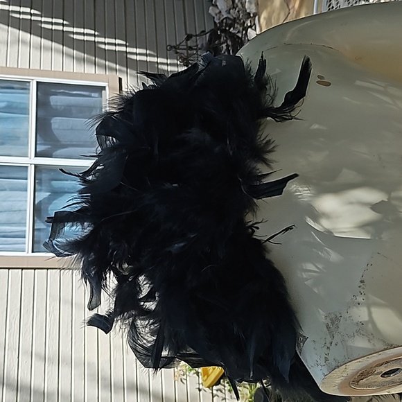 Vintage 80's soft fluffy 80" long x 4" wide real feather caribou Boa scarf - Picture 7 of 7